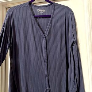 Very lose and thin long sleeve
